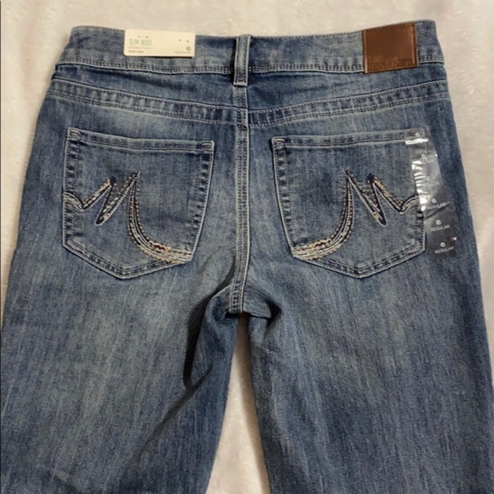 Maurices Slim Boot Cut Women’s Jeans - Picture 5 of 9